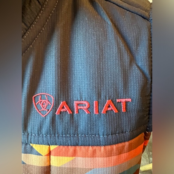 NWT Ariat Crius Insulated Vest-MIRAGE PRINT - Picture 10 of 11